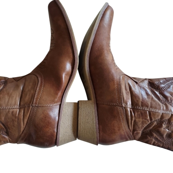 Coconuts Guacho Vegan Leather Western Boot - Picture 5 of 8